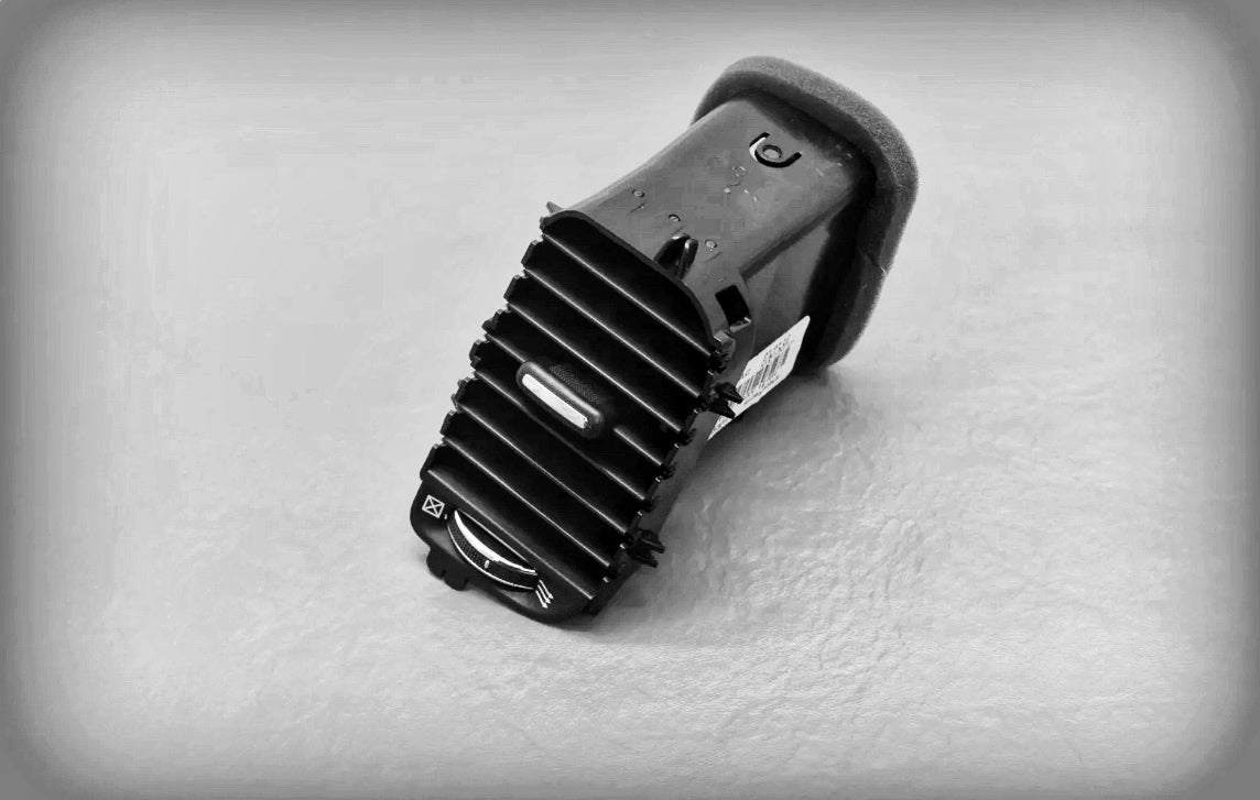 2011-22 DODGE Charger FRONT RIGHT PASSENGER  SIDE Dash INNER Air Vent OEM